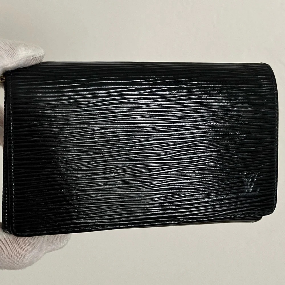 LOUIS VUITTON Black Epi Bifold Wallet Porte-Monnaie Tresor BNWOT 2003